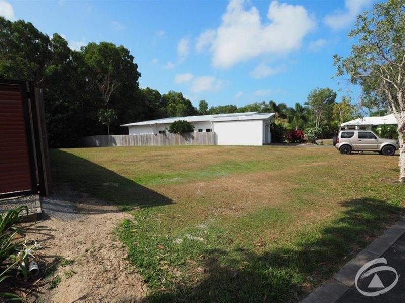 10 Sennfeld Close, Palm Cove QLD 4879