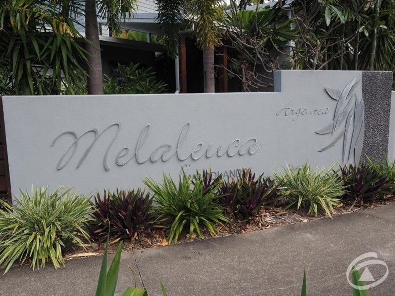 10 Sennfeld Close, Palm Cove QLD 4879