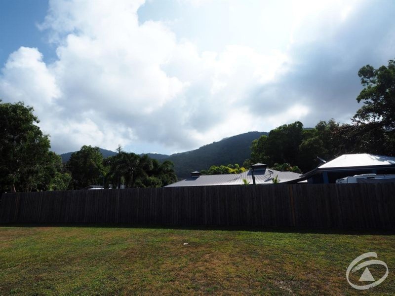10 Sennfeld Close, Palm Cove QLD 4879