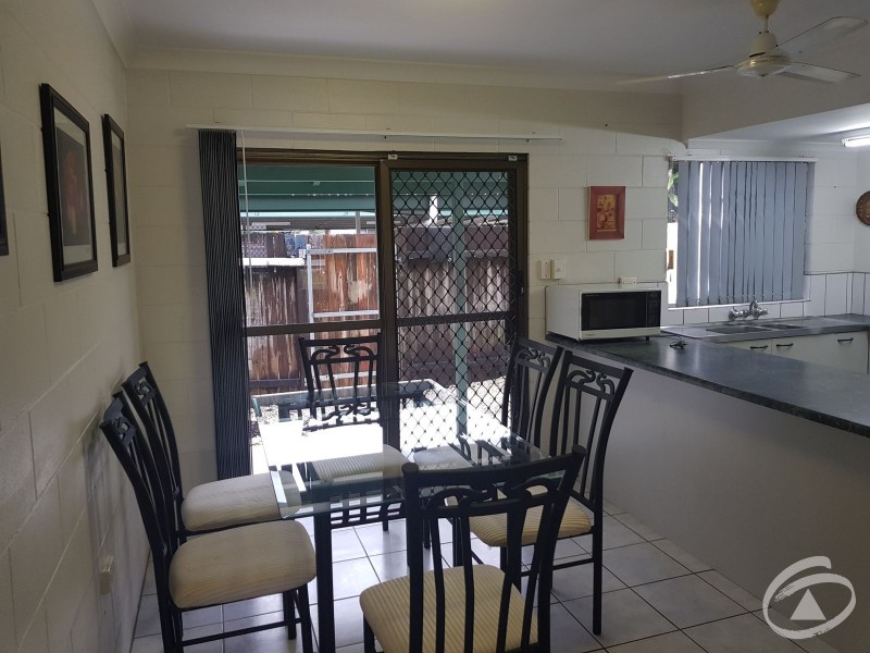 2/171-179 McLeod Street, Cairns North QLD 4870