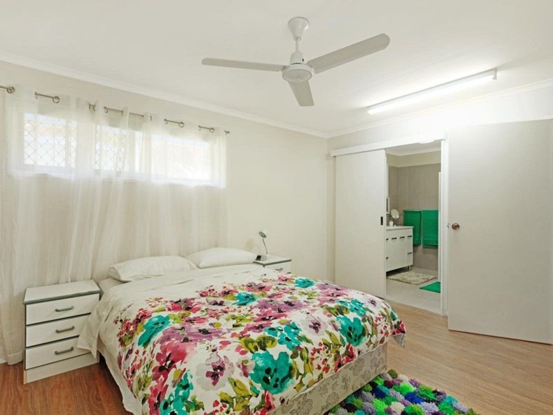 6 Grevillea Street, Mooroobool QLD 4870