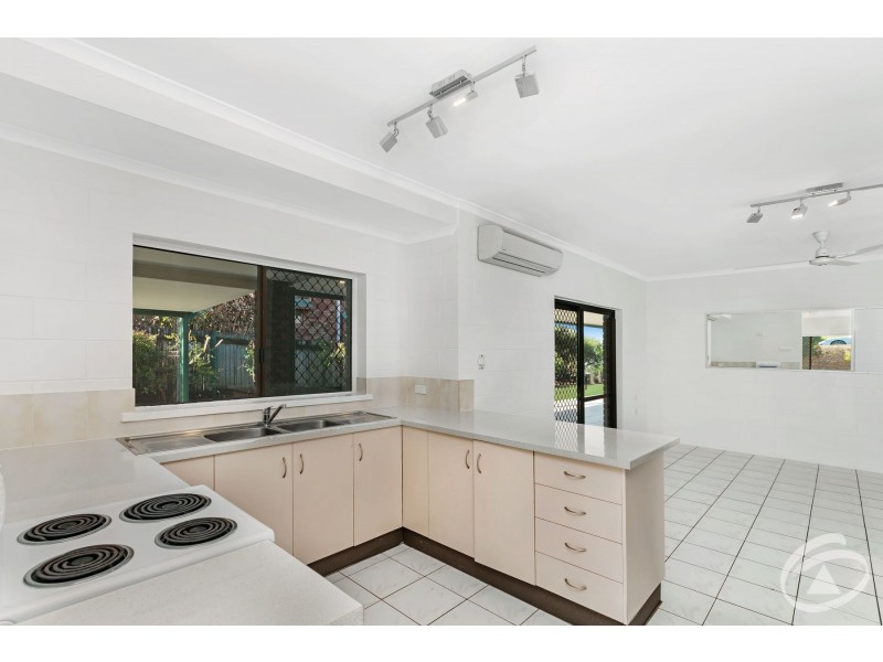 10 Toona Terrace, Redlynch QLD 4870