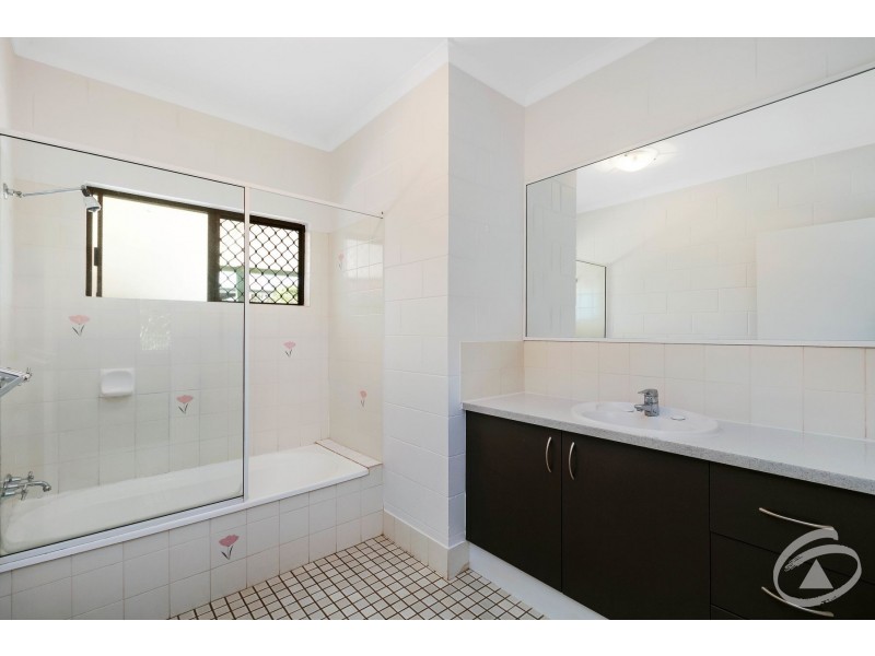 10 Toona Terrace, Redlynch QLD 4870