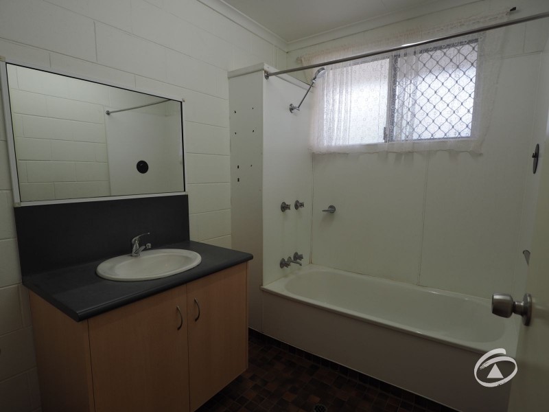 31 Murray Street, Manoora QLD 4870