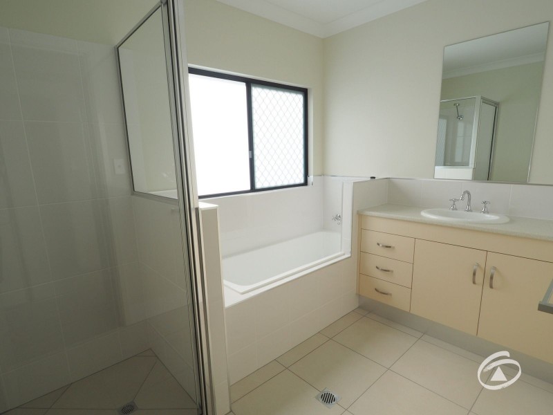 15 Tarantino Crescent, White Rock QLD 4868