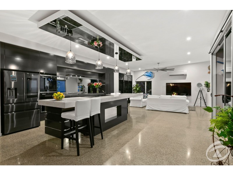 28/9 Savaii Close, Palm Cove QLD 4879