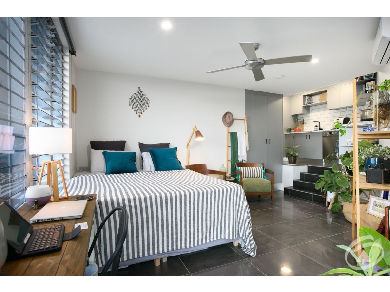 28/9 Savaii Close, Palm Cove QLD 4879