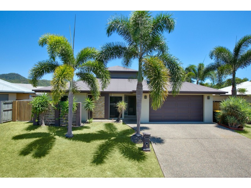 5 Kaban Grove, Trinity Park QLD 4879
