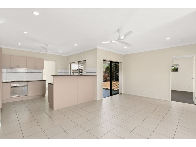 5 Kaban Grove, Trinity Park QLD 4879