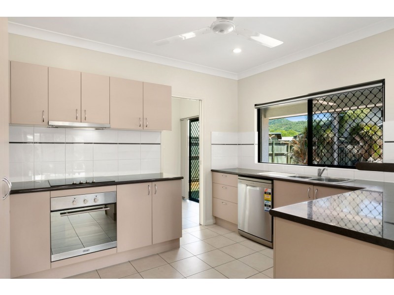 5 Kaban Grove, Trinity Park QLD 4879