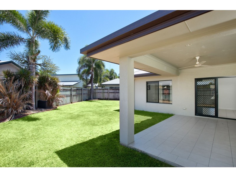 5 Kaban Grove, Trinity Park QLD 4879