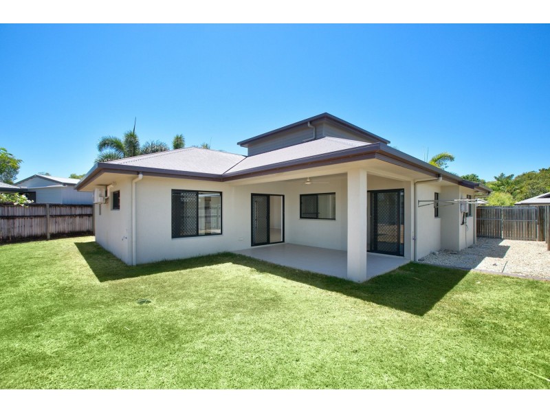 5 Kaban Grove, Trinity Park QLD 4879