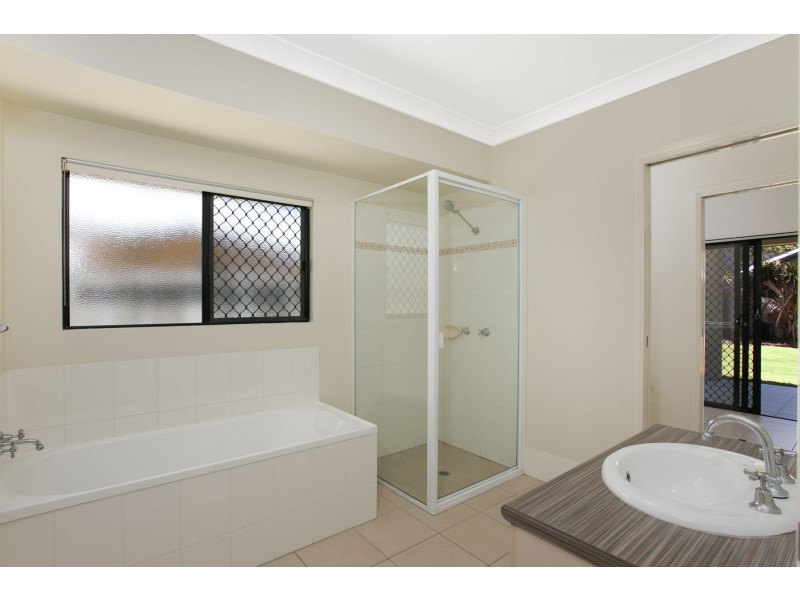 5 Kaban Grove, Trinity Park QLD 4879