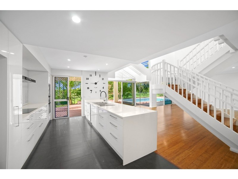 37 Parkinson Avenue, Kewarra Beach QLD 4879