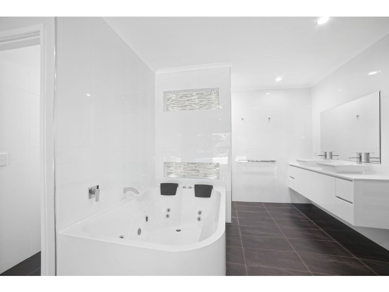 37 Parkinson Avenue, Kewarra Beach QLD 4879