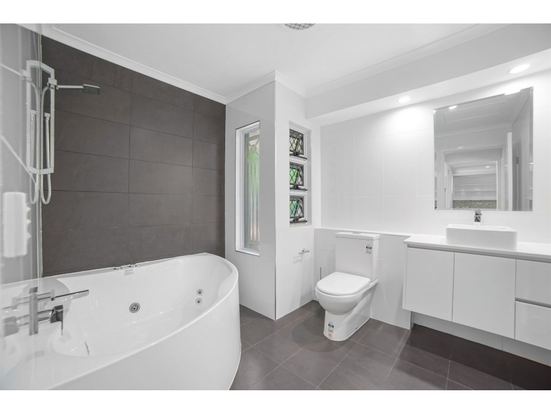 37 Parkinson Avenue, Kewarra Beach QLD 4879