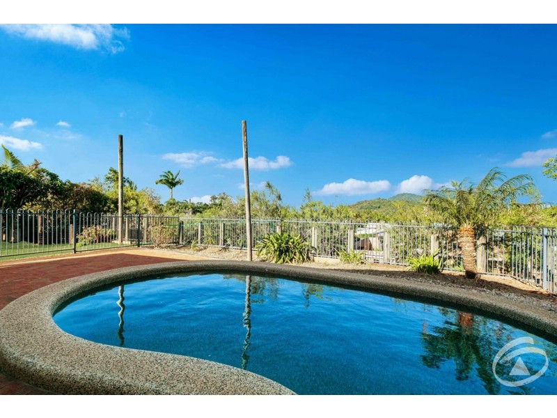10 Toona Terrace, Redlynch QLD 4870
