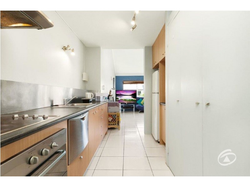 14/239 Lake Street, Cairns North QLD 4870