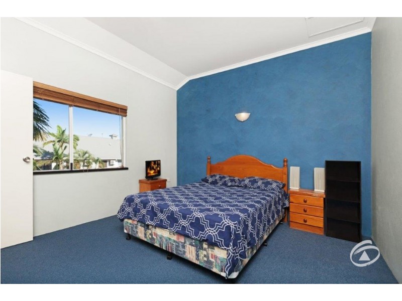 14/239 Lake Street, Cairns North QLD 4870