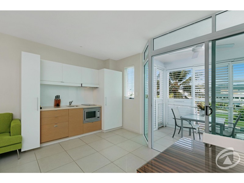 21/199-201 Lake Street, Cairns North QLD 4870
