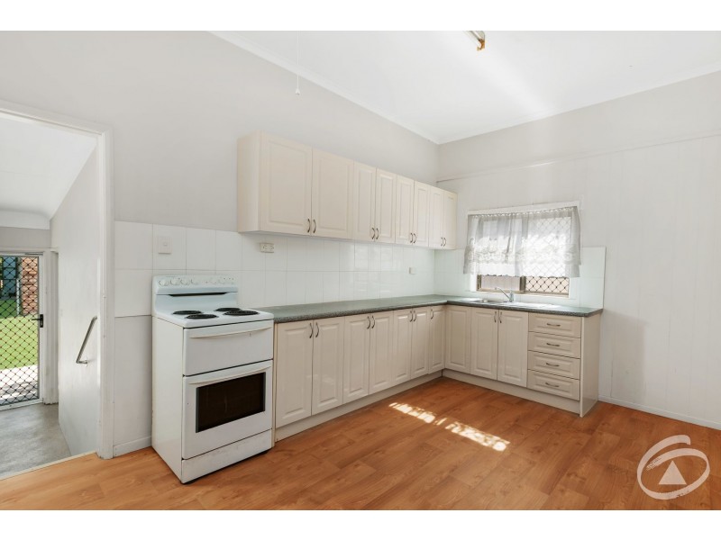 94 Reservoir Road, Manoora QLD 4870