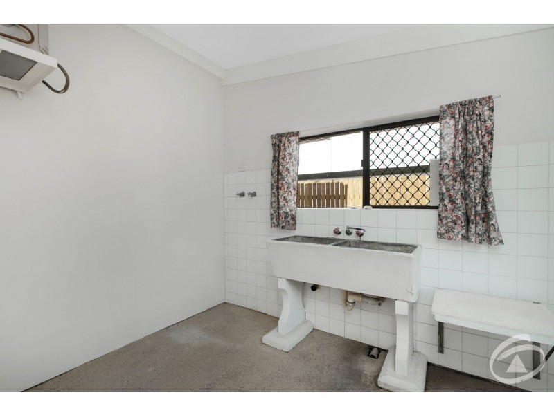 94 Reservoir Road, Manoora QLD 4870