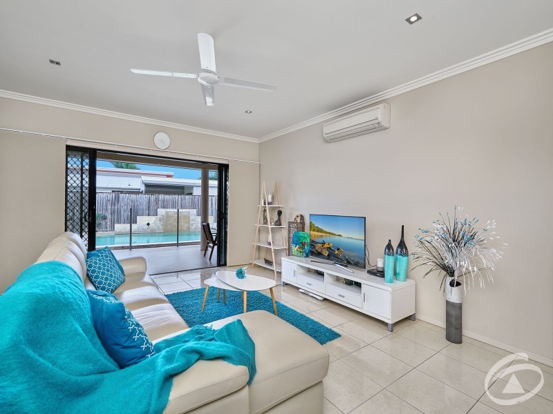 8 Port Close, Trinity Beach QLD 4879