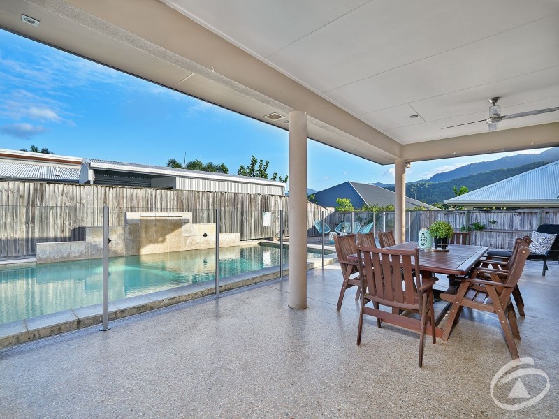 8 Port Close, Trinity Beach QLD 4879