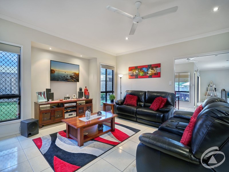 8 Port Close, Trinity Beach QLD 4879