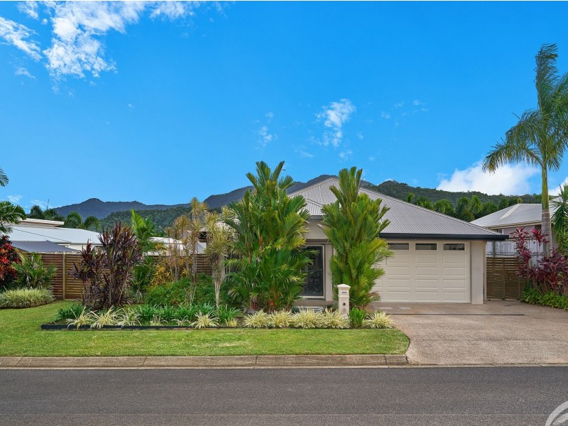 8 Port Close, Trinity Beach QLD 4879