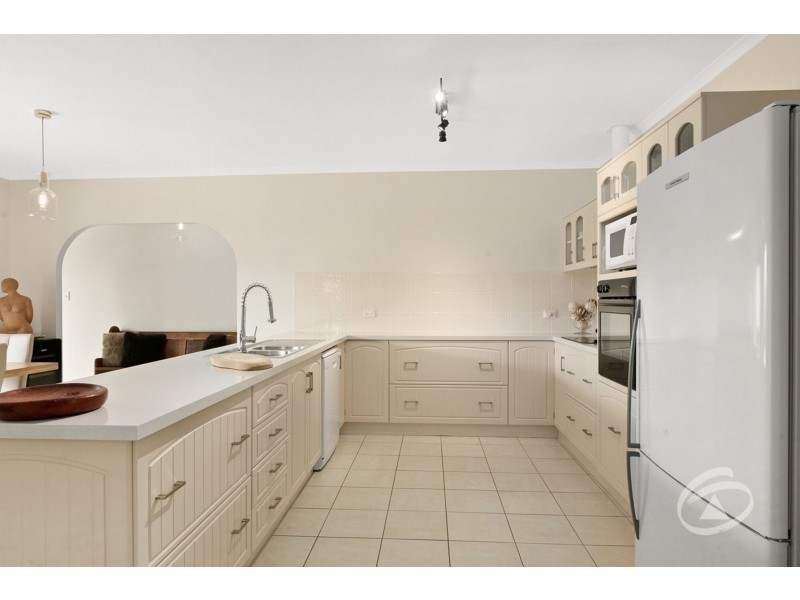 4 Callitris Street, Redlynch QLD 4870