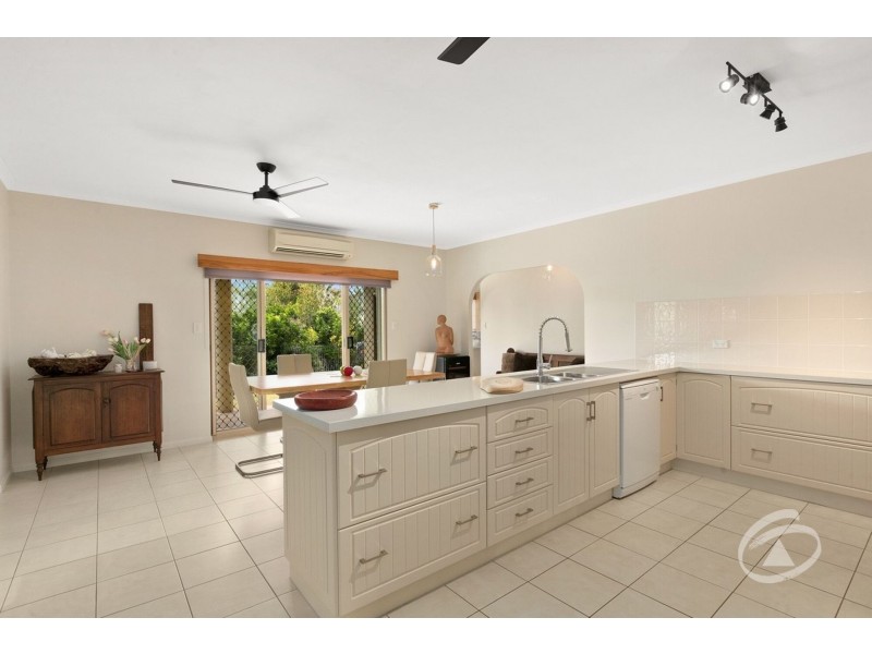 4 Callitris Street, Redlynch QLD 4870