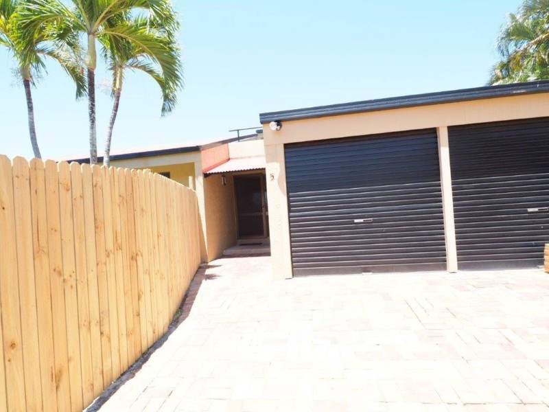 5 Lena Close, Clifton Beach QLD 4879