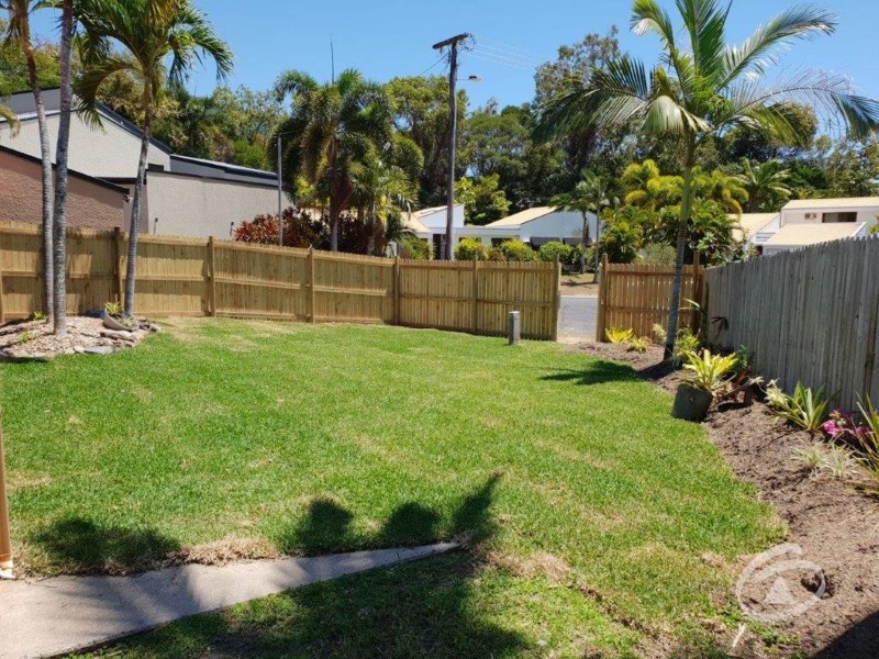 5 Lena Close, Clifton Beach QLD 4879