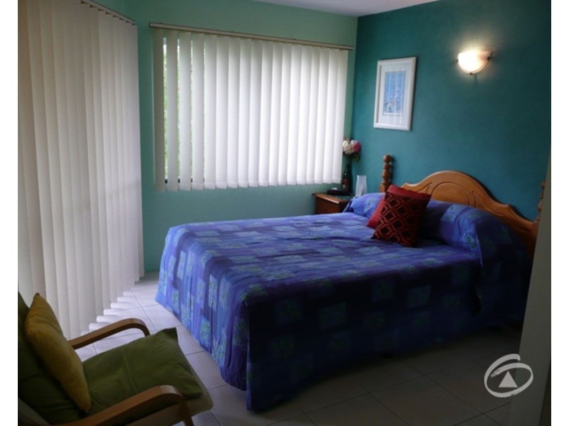 16/239 Lake Street, Cairns North QLD 4870