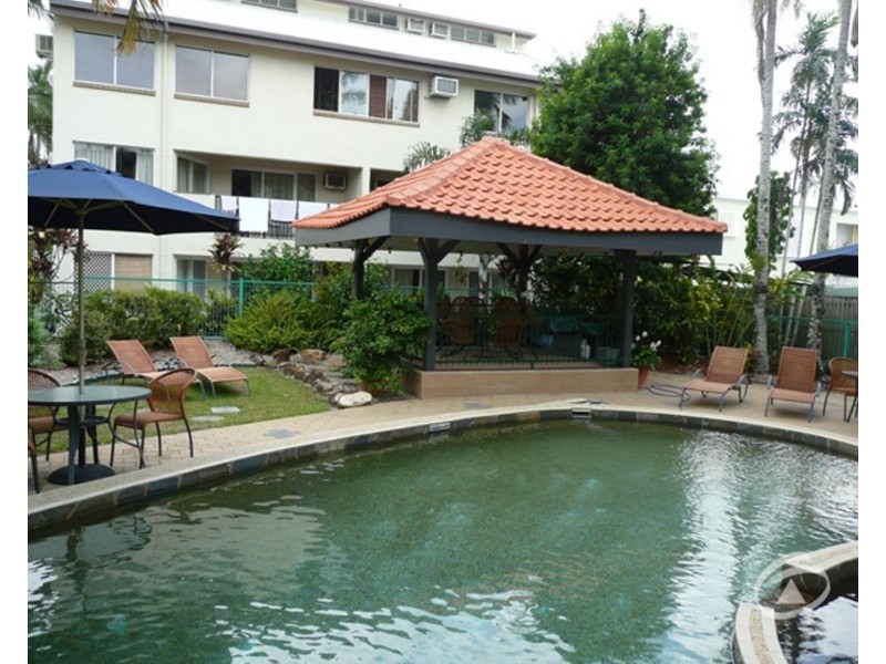 16/239 Lake Street, Cairns North QLD 4870
