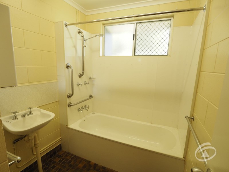 8 Avocado Close, Manoora QLD 4870