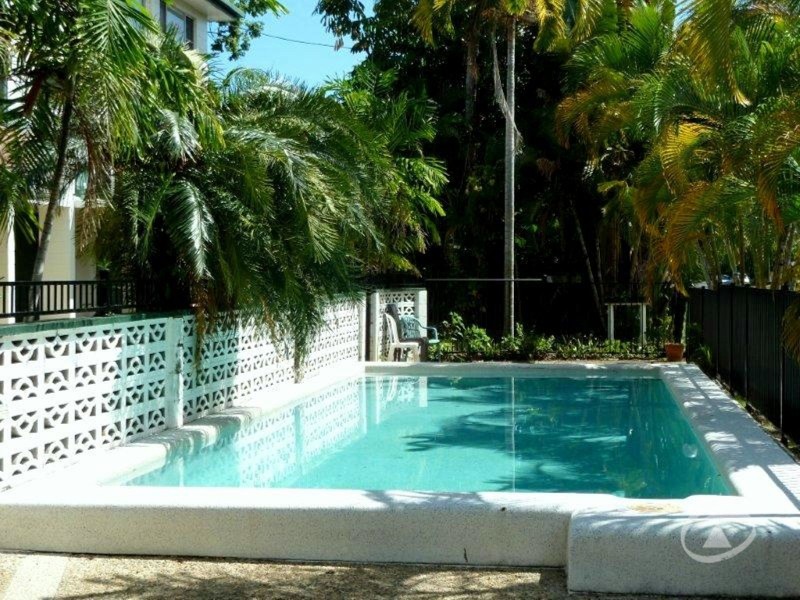 2/9-11 Bouganvillea Street, Holloways Beach QLD 4878