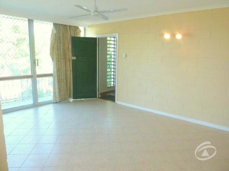 2/9-11 Bouganvillea Street, Holloways Beach QLD 4878