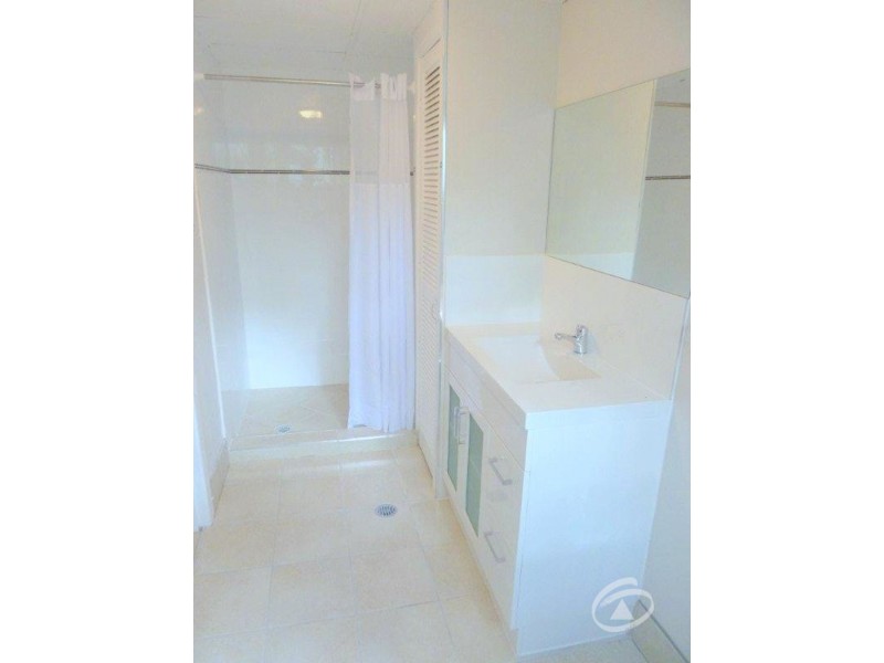 2/9-11 Bouganvillea Street, Holloways Beach QLD 4878