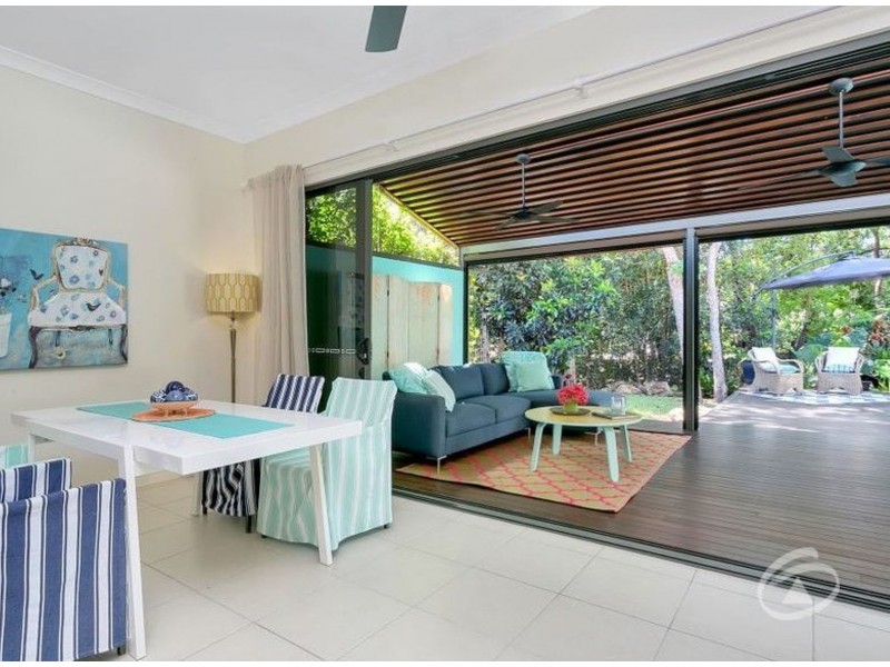 15 Sennfeld Close, Palm Cove QLD 4879