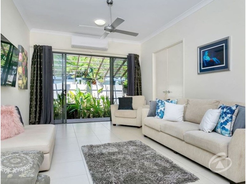 15 Sennfeld Close, Palm Cove QLD 4879