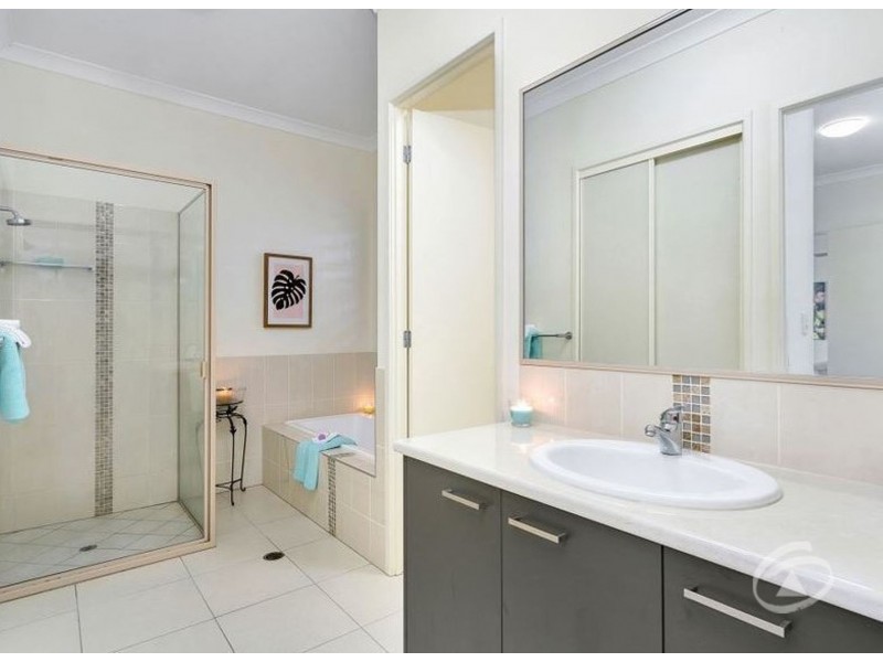 15 Sennfeld Close, Palm Cove QLD 4879