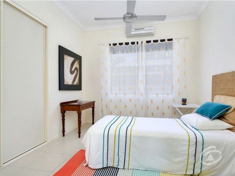15 Sennfeld Close, Palm Cove QLD 4879