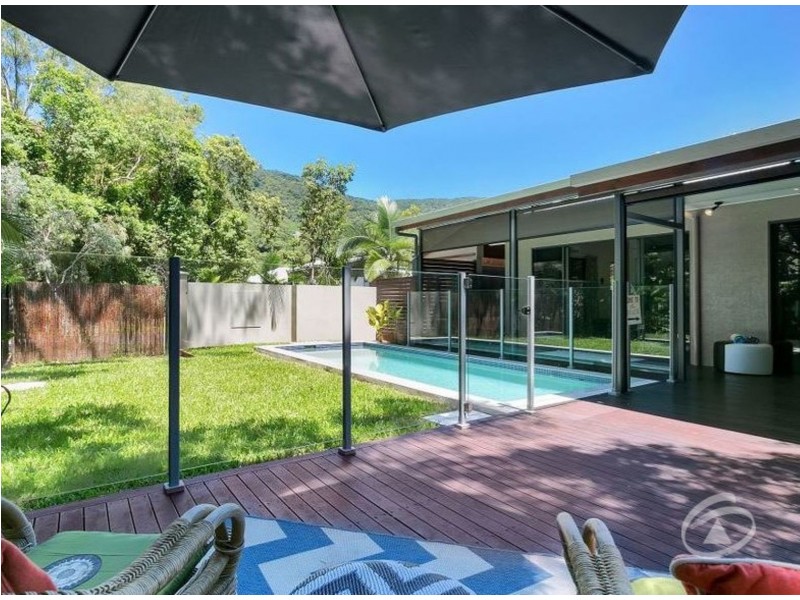 15 Sennfeld Close, Palm Cove QLD 4879