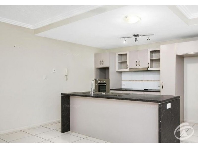 43/9-15 McLean Street, Cairns North QLD 4870