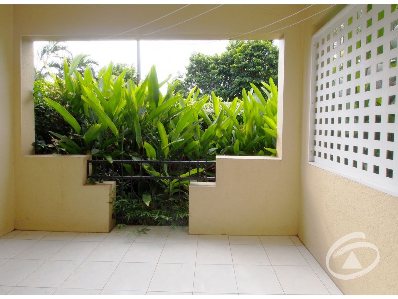 2/217-219 Spence Street, Bungalow QLD 4870