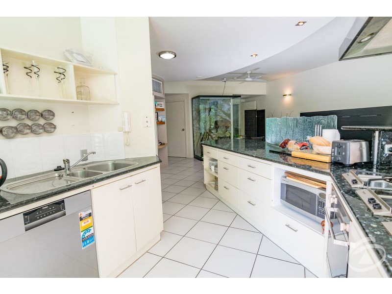 10/2-4 Deauville Close, Yorkeys Knob QLD 4878