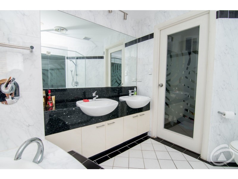 10/2-4 Deauville Close, Yorkeys Knob QLD 4878