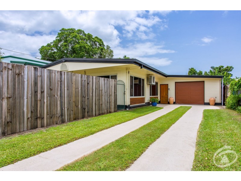 UNITS A&B 454 McCoombe Street, Mooroobool QLD 4870